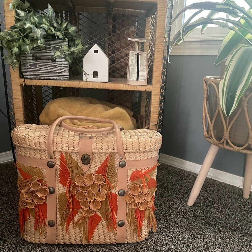 Vintage 70s Straw Floral Tote